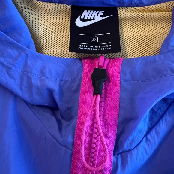Throwback Nike Jacket - Picture 4 of 5
